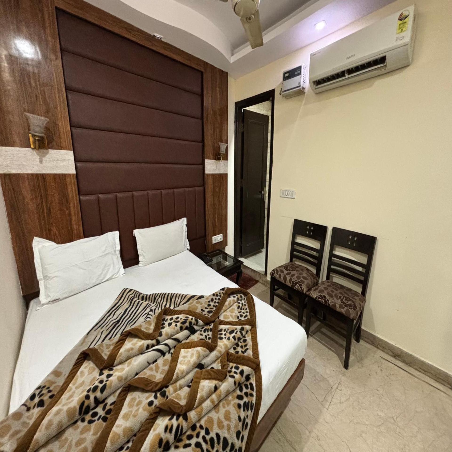 Hotel Pk International Near By New Delhi Station I Couple Friendly Room photo