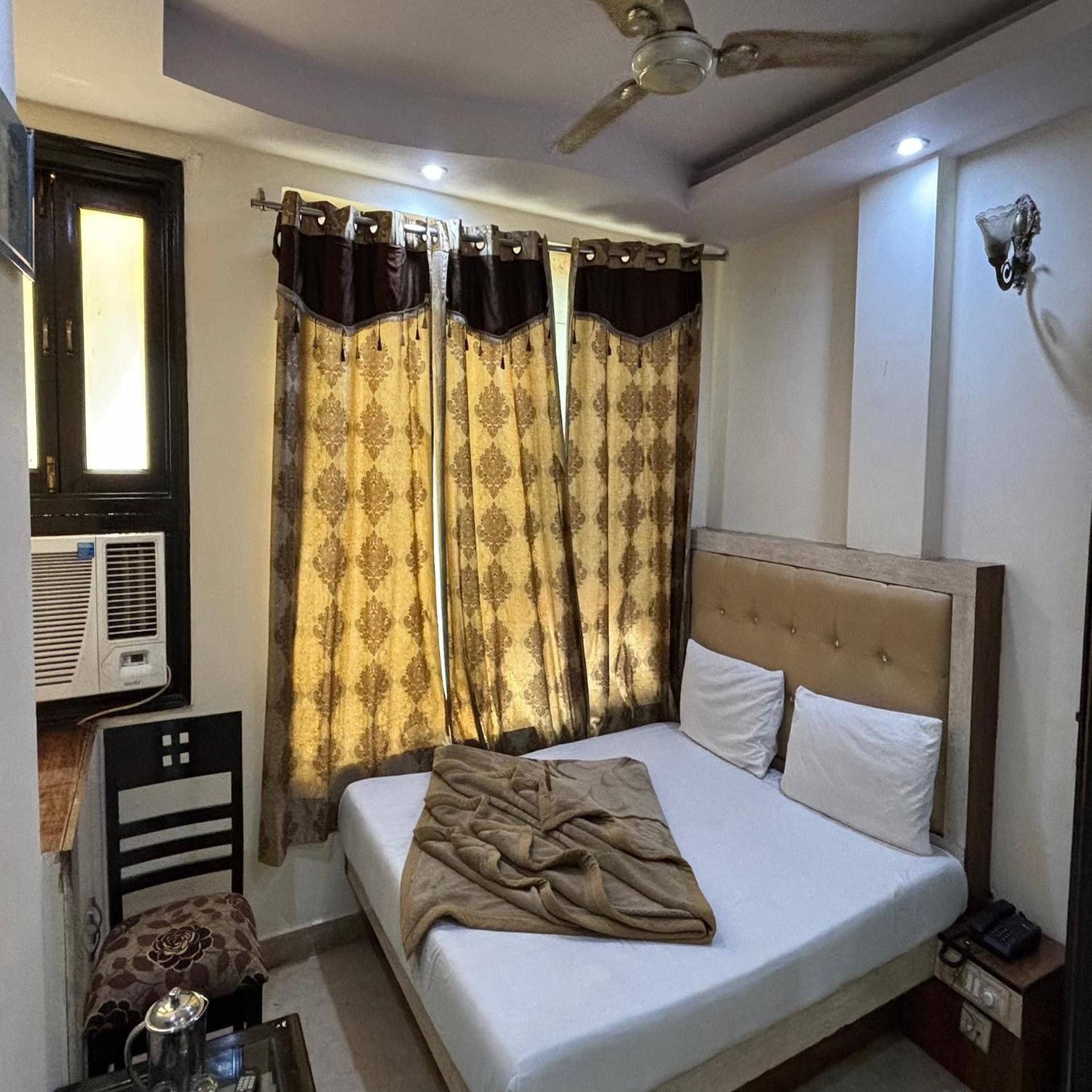 Hotel Pk International Near By New Delhi Station I Couple Friendly Room photo