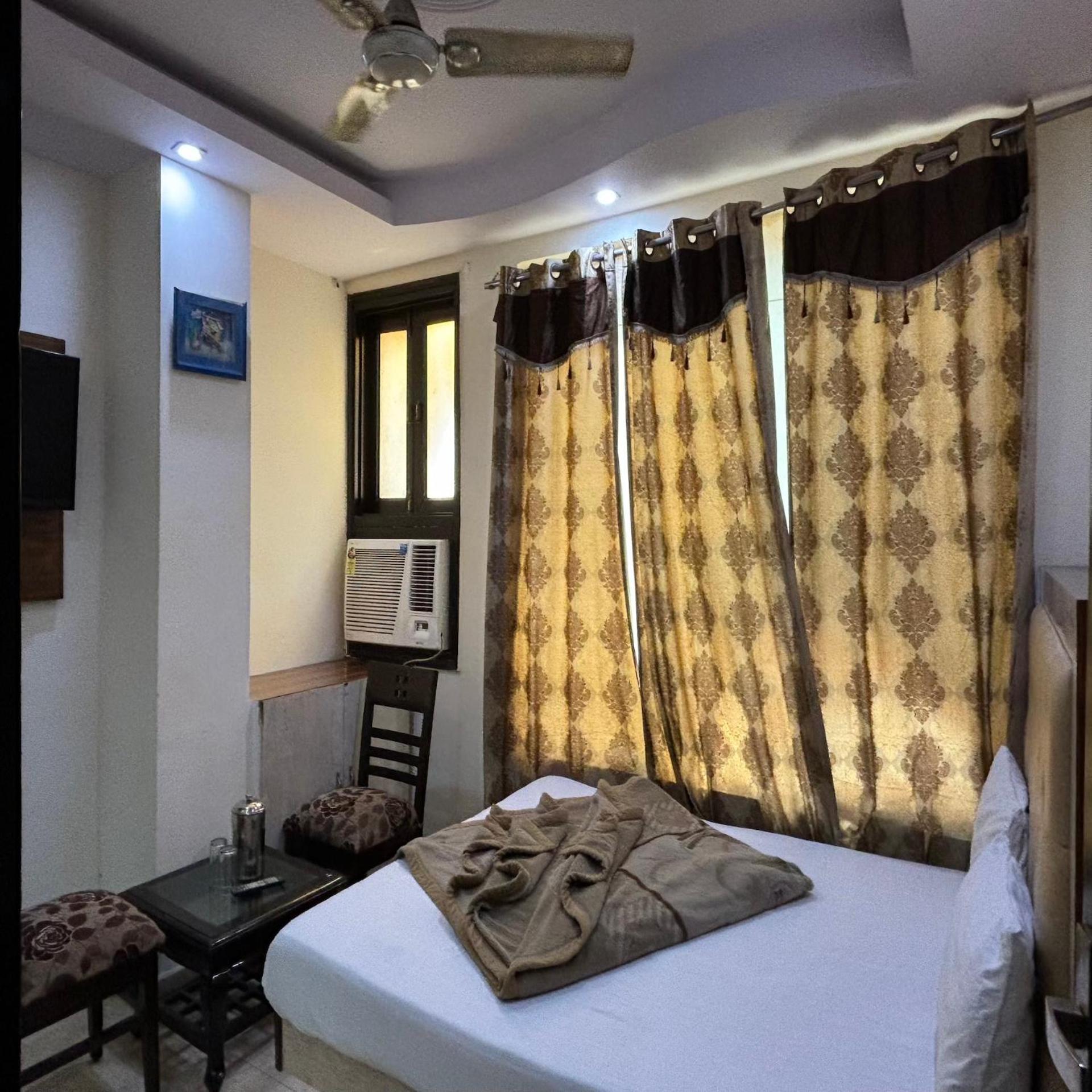 Hotel Pk International Near By New Delhi Station I Couple Friendly Room photo